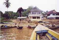 Laos - Crossing the border